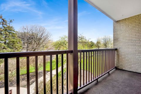 Tiny photo for 650 Murray Lane #203, Des Plaines, IL 60016 (MLS # 12618670)