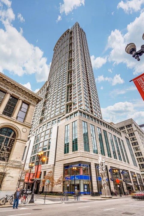 Photo of 130 N Garland Court #2310, Chicago, IL 60602 (MLS # 12773975)