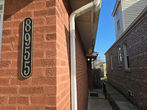 Tiny photo for 8955 S Cornell Avenue, Chicago, IL 60617 (MLS # 12517974)