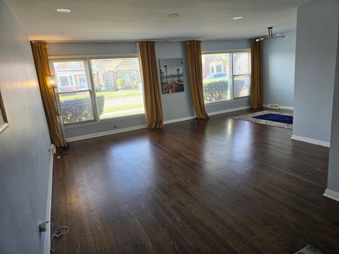 Tiny photo for 8955 S Cornell Avenue, Chicago, IL 60617 (MLS # 12517974)