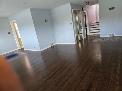 Tiny photo for 8955 S Cornell Avenue, Chicago, IL 60617 (MLS # 12517974)