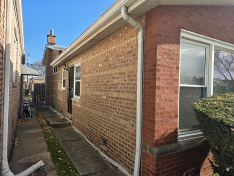 Tiny photo for 8955 S Cornell Avenue, Chicago, IL 60617 (MLS # 12517974)