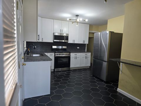 Tiny photo for 8955 S Cornell Avenue, Chicago, IL 60617 (MLS # 12517974)