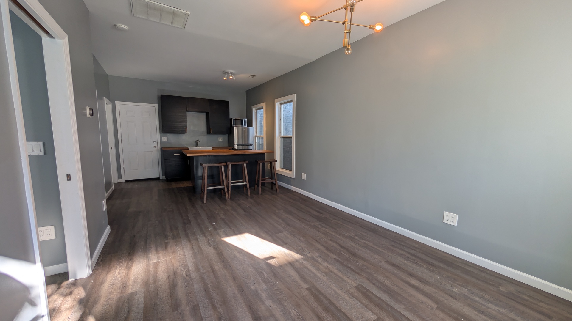 1629 W Beach Avenue 2R