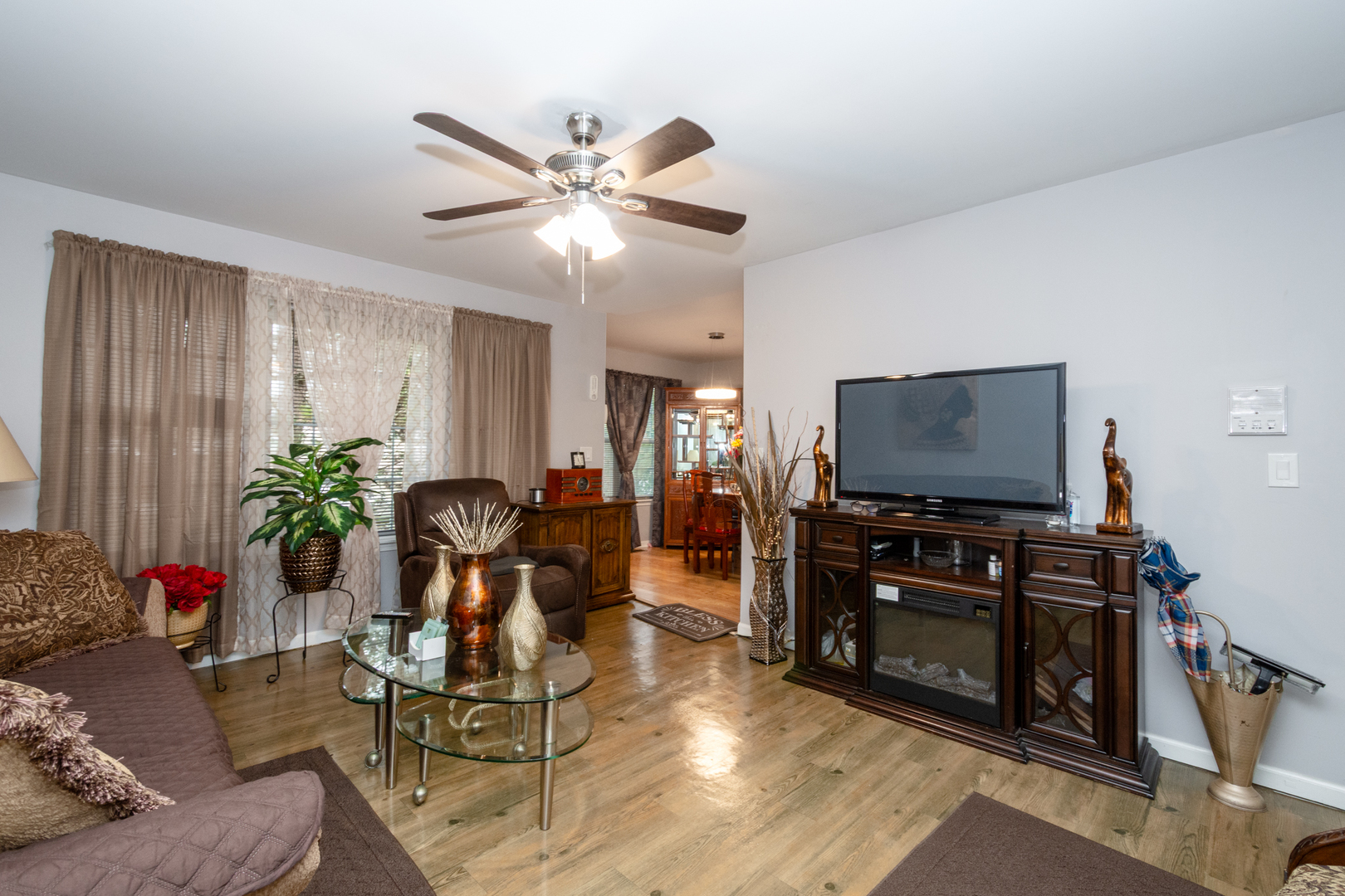 1147 N Red Oak Circle 1