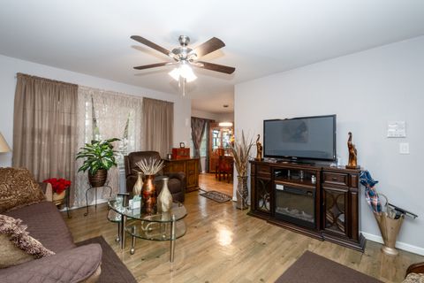 Tiny photo for 1147 N Red Oak Circle #1, Round Lake Beach, IL 60073 (MLS # 12583929)