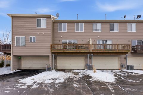 Tiny photo for 887 Emerald Drive, Pingree Grove, IL 60140 (MLS # 12534117)