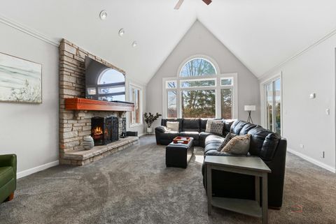Tiny photo for 13 Kensington Drive, North Barrington, IL 60010 (MLS # 12643519)
