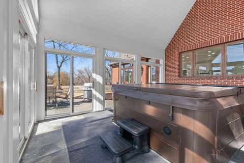 Tiny photo for 13 Kensington Drive, North Barrington, IL 60010 (MLS # 12643519)