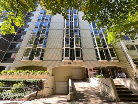 1340 N Dearborn Street 7A Chicago IL 60610