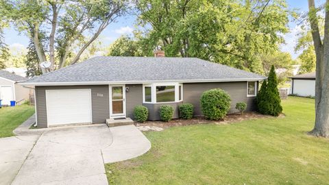 Photo of 28w556 Forestview Avenue, Warrenville, IL 60555 (MLS # 12481737)