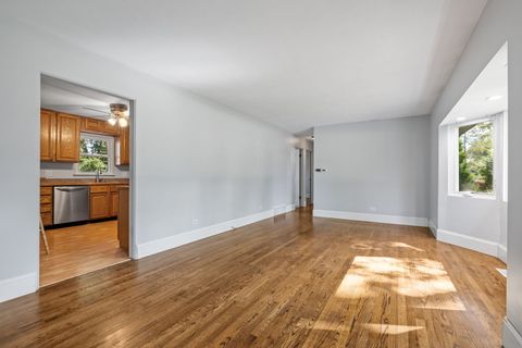 Tiny photo for 28w556 Forestview Avenue, Warrenville, IL 60555 (MLS # 12481737)