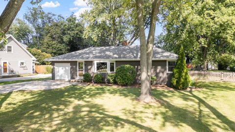 Tiny photo for 28w556 Forestview Avenue, Warrenville, IL 60555 (MLS # 12481737)
