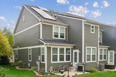 Tiny photo for 162 Waverly Court, Bloomingdale, IL 60108 (MLS # 12753931)