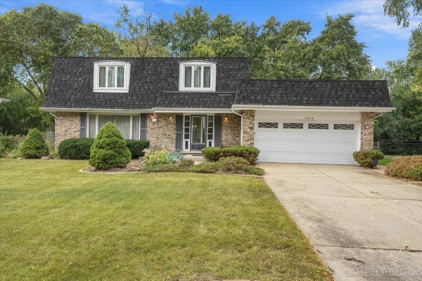 7008 BLACKBURN AVE, DOWNERS GROVE, IL 60516 - Image e6e02270d3169aee875bdbe2fdfc889e/119117750