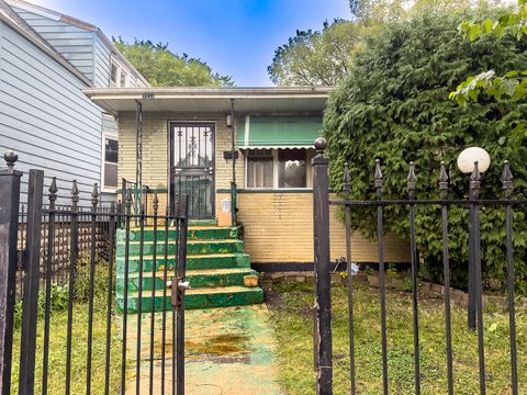 Photo of 7331 S Carpenter Street, Chicago, IL 60621 (MLS # 12514712)