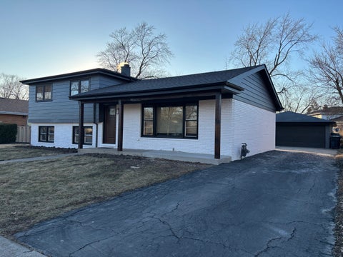 Tiny photo for 15848 Wabash Avenue, South Holland, IL 60473 (MLS # 12744092)