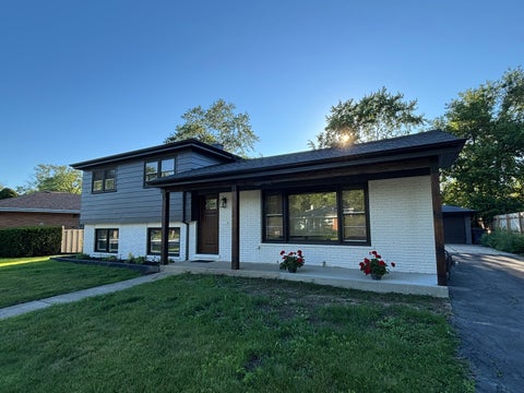 Tiny photo for 15848 Wabash Avenue, South Holland, IL 60473 (MLS # 12744092)