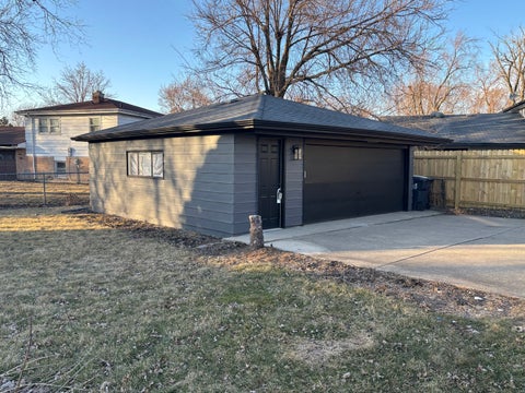 Tiny photo for 15848 Wabash Avenue, South Holland, IL 60473 (MLS # 12744092)