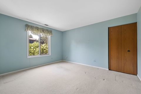 Tiny photo for 7510 Farmingdale Drive #304, Darien, IL 60561 (MLS # 12657303)