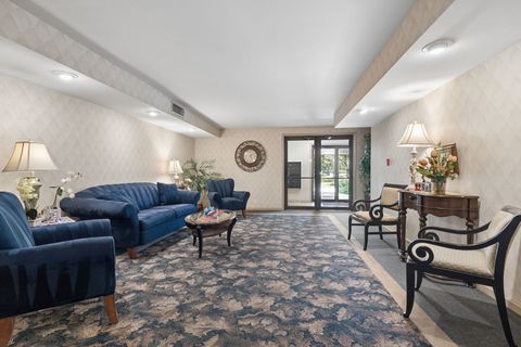 Tiny photo for 7510 Farmingdale Drive #304, Darien, IL 60561 (MLS # 12657303)