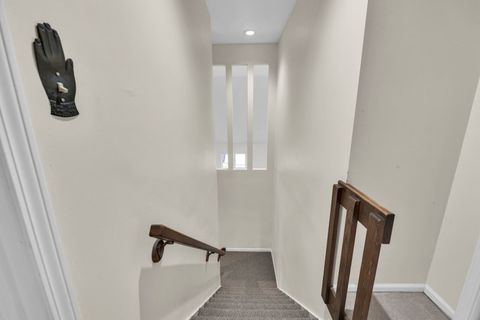 Tiny photo for 8 Heaton Court, Sugar Grove, IL 60554 (MLS # 12598226)