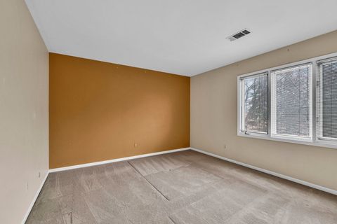 Tiny photo for 8 Heaton Court, Sugar Grove, IL 60554 (MLS # 12598226)