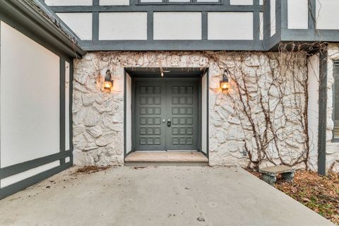 Tiny photo for 8 Heaton Court, Sugar Grove, IL 60554 (MLS # 12598226)