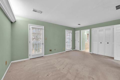 Tiny photo for 8 Heaton Court, Sugar Grove, IL 60554 (MLS # 12598226)