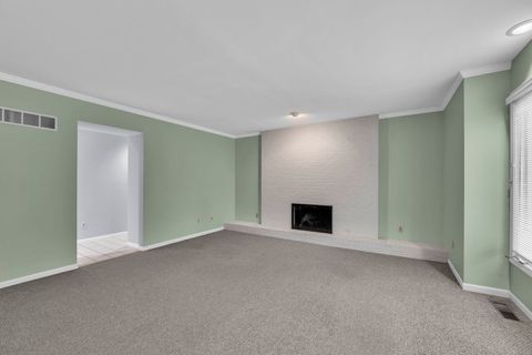 Tiny photo for 8 Heaton Court, Sugar Grove, IL 60554 (MLS # 12598226)