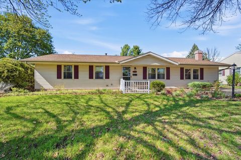 Photo of 208 E Lincoln Street, Normal, IL 61761 (MLS # 12621399)