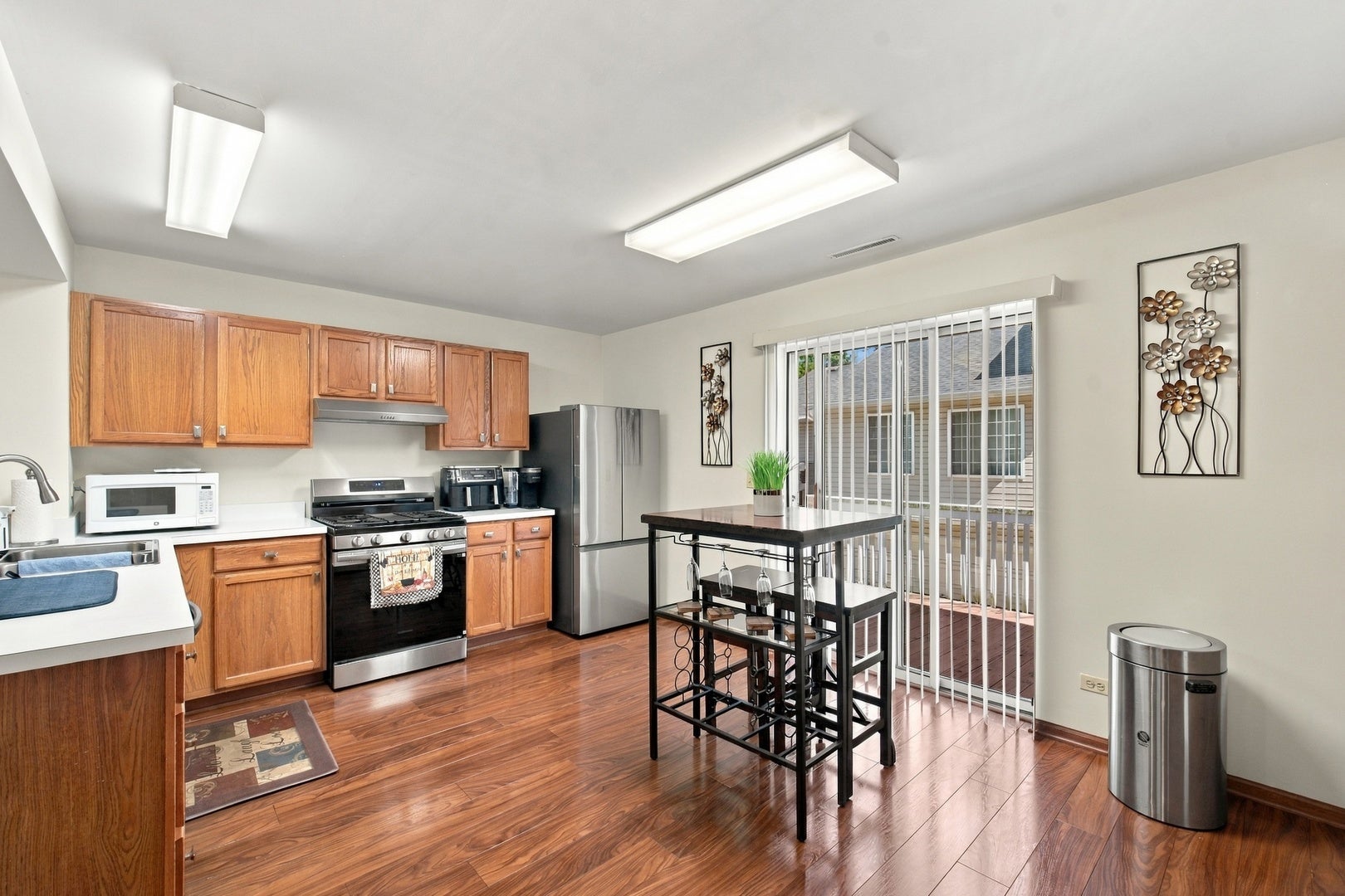 280 W Treehouse Lane