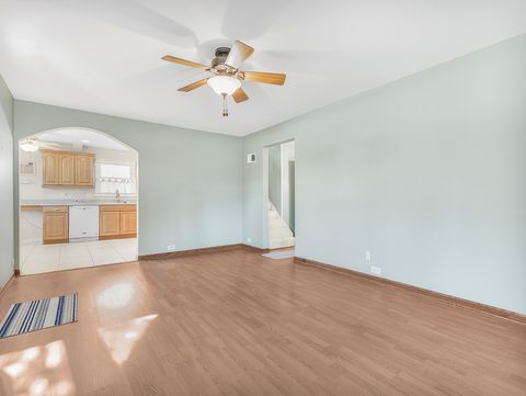 Tiny photo for 3111 Stillwell Drive, Des Plaines, IL 60018 (MLS # 12530067)