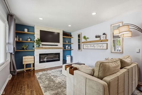 Tiny photo for 1978 N Fork Circle, Elgin, IL 60123 (MLS # 12697610)