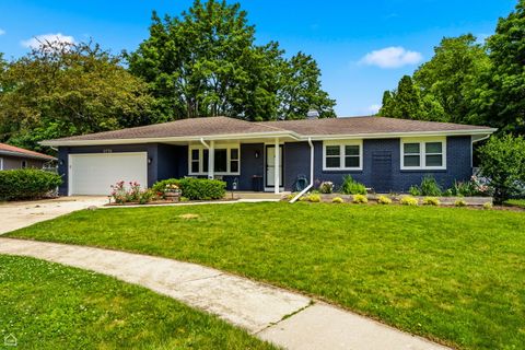 Photo of 1978 N Fork Circle, Elgin, IL 60123 (MLS # 12697610)