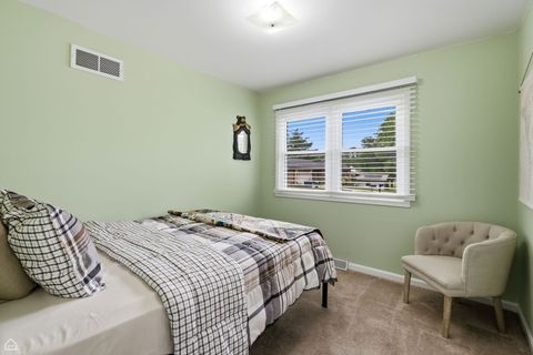 Tiny photo for 1978 N Fork Circle, Elgin, IL 60123 (MLS # 12697610)