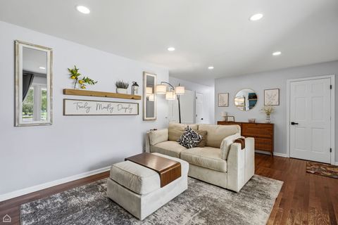 Tiny photo for 1978 N Fork Circle, Elgin, IL 60123 (MLS # 12697610)