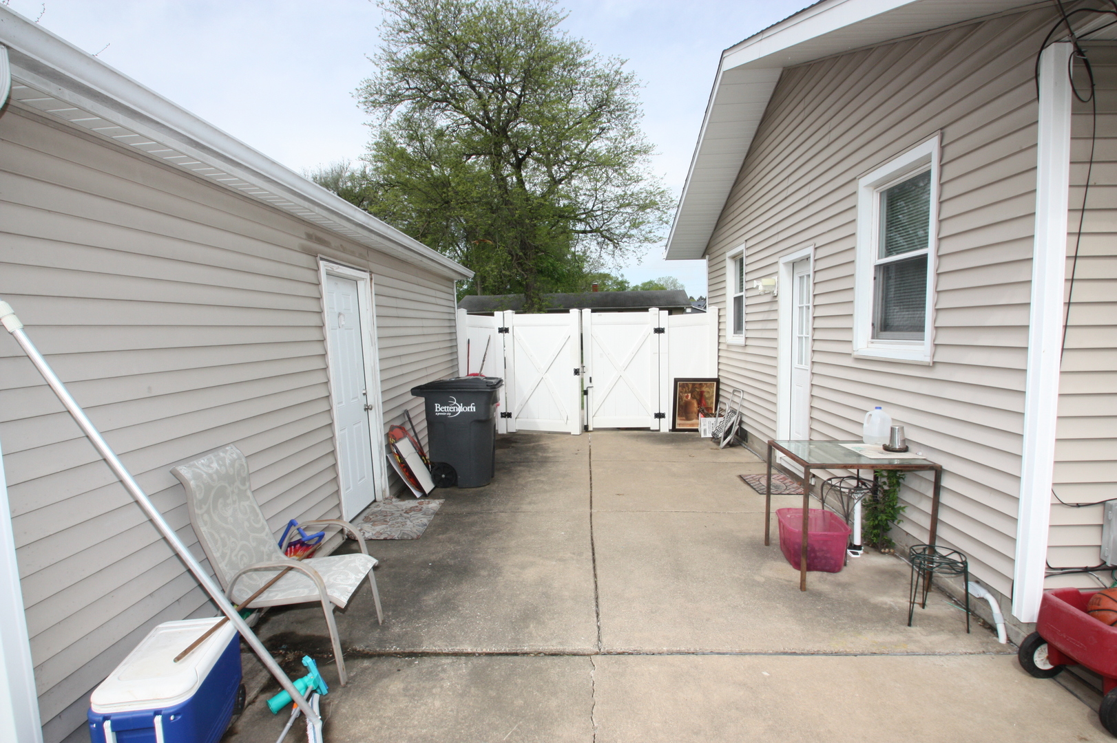 2607 Crestview Drive