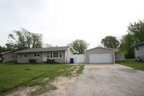Photo of 2607 Crestview Drive, Bettendorf, IA 52722 (MLS # 12649342)