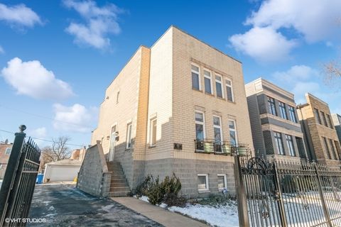 4628 S Champlain Avenue Chicago IL 60653