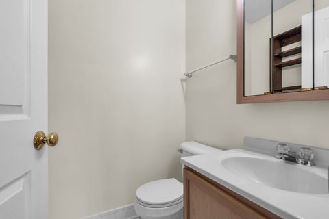 Tiny photo for 229 W Court Of Shorewood #3B, Vernon Hills, IL 60061 (MLS # 12489944)