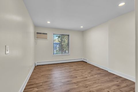 Tiny photo for 229 W Court Of Shorewood #3B, Vernon Hills, IL 60061 (MLS # 12489944)