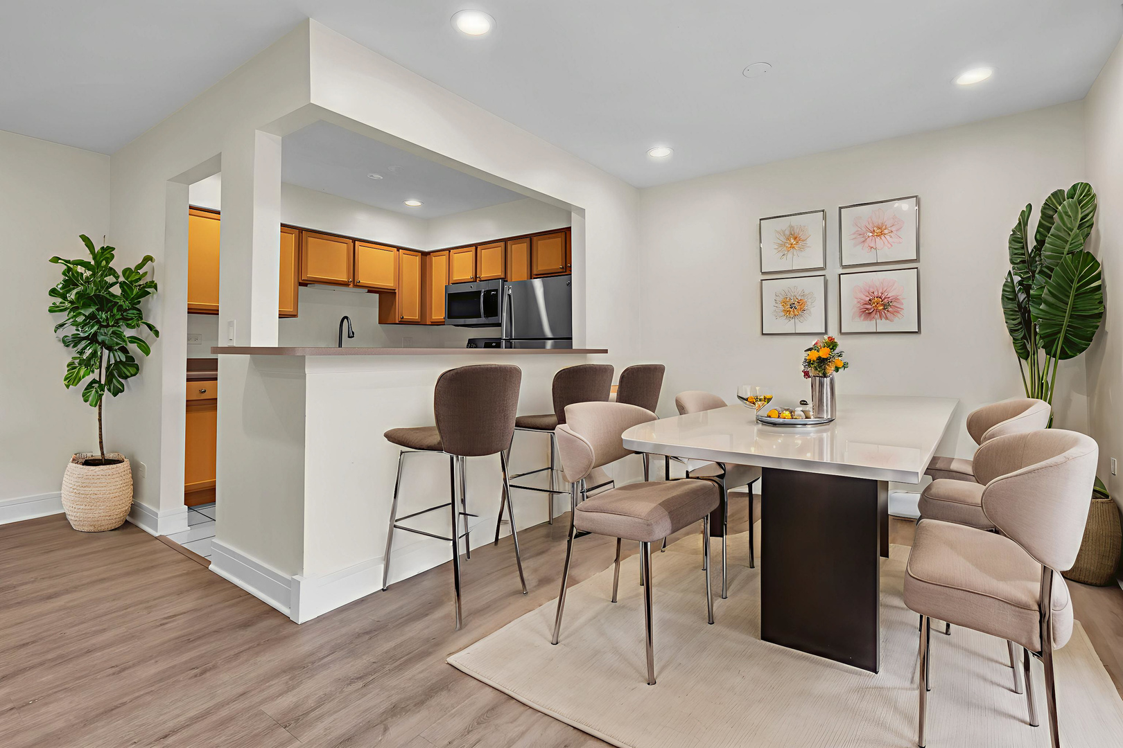 229 W Court Of Shorewood 3B