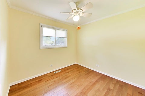 Tiny photo for 18559 W Karen Lane, Gurnee, IL 60031 (MLS # 12736358)