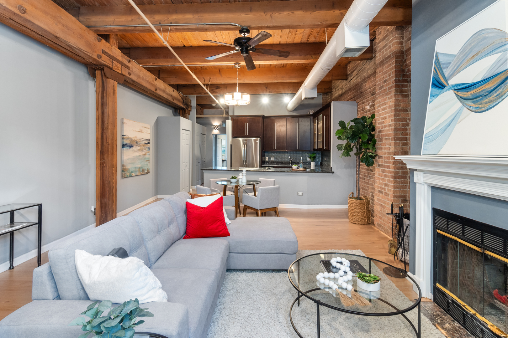 331 S Peoria Street 401
