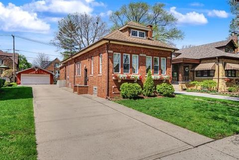 Tiny photo for 9818 S Leavitt Street, Chicago, IL 60643 (MLS # 12614080)