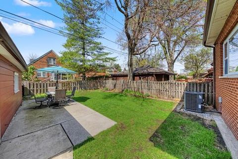 Tiny photo for 9818 S Leavitt Street, Chicago, IL 60643 (MLS # 12614080)
