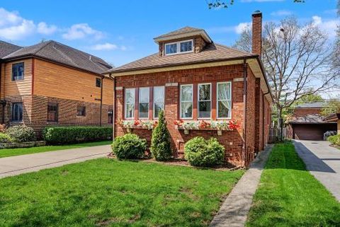 Tiny photo for 9818 S Leavitt Street, Chicago, IL 60643 (MLS # 12614080)