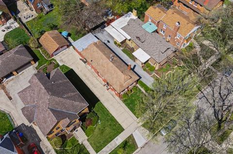Tiny photo for 9818 S Leavitt Street, Chicago, IL 60643 (MLS # 12614080)