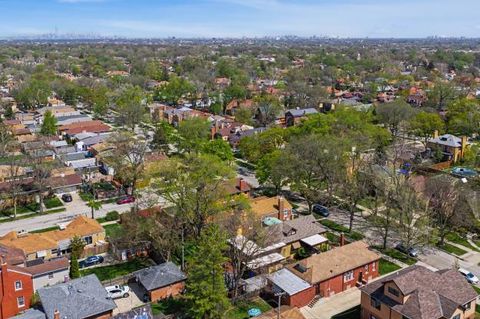 Tiny photo for 9818 S Leavitt Street, Chicago, IL 60643 (MLS # 12614080)